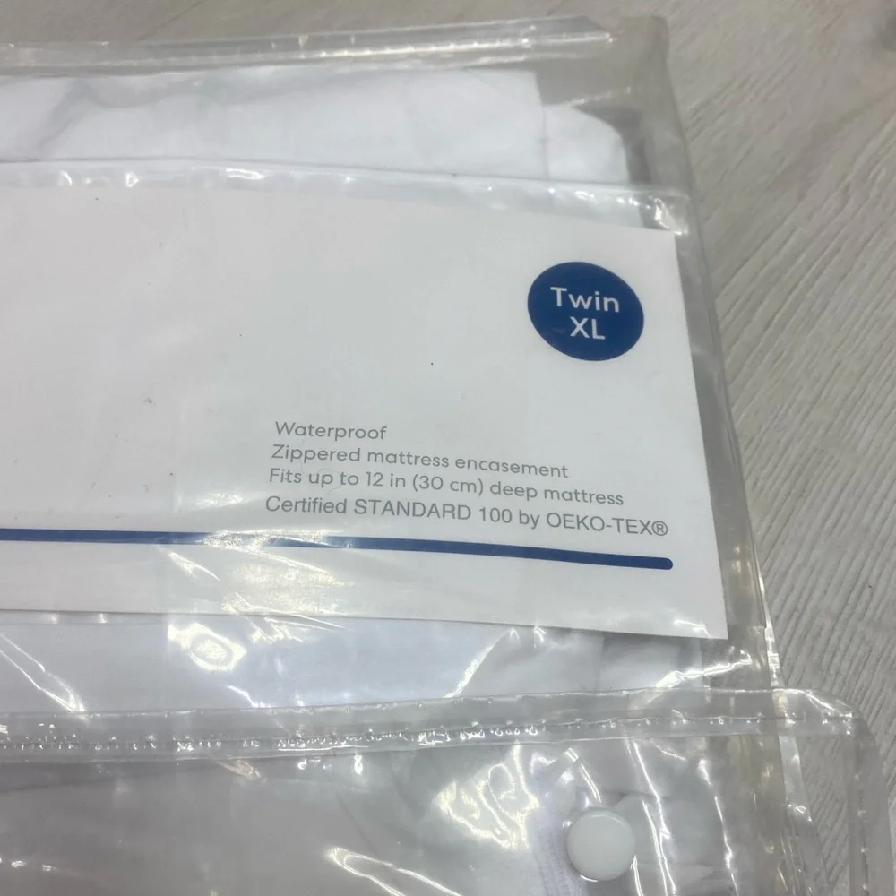 White Vinyl Mattress Protector - Twin XL